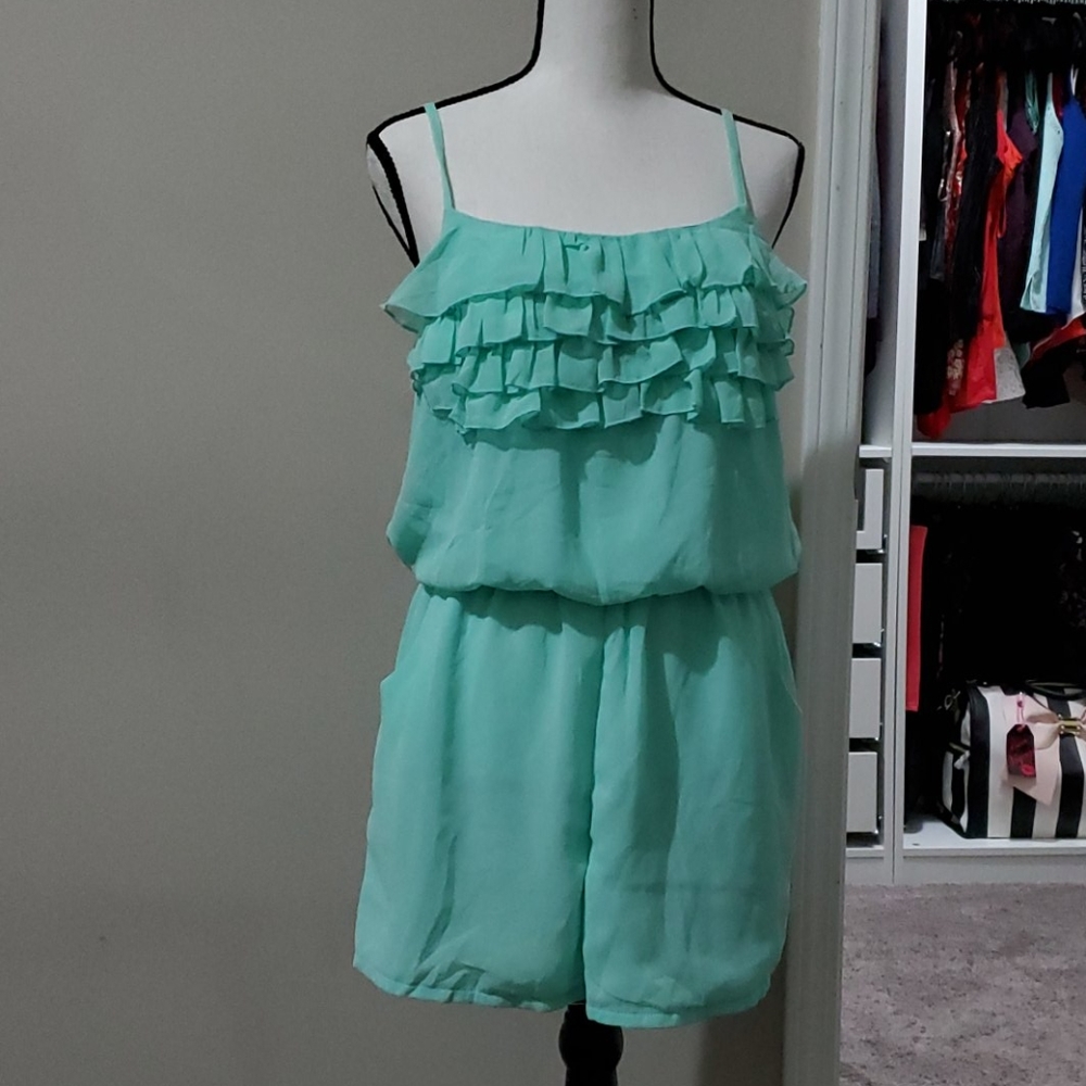 NWT Faisca L mint dress with ruffles and pockets